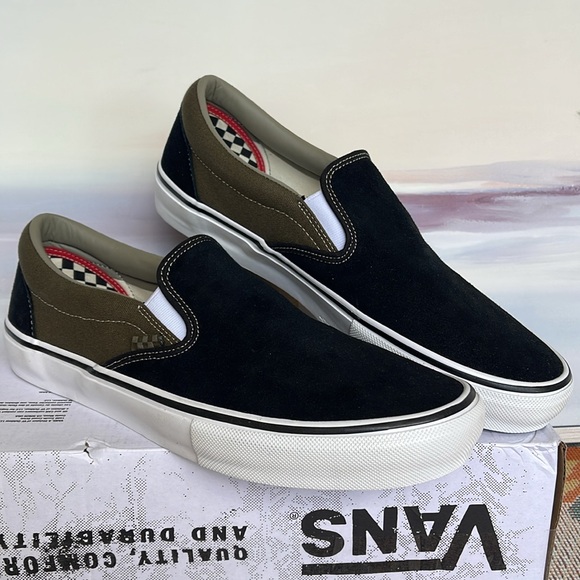 Vans Men’s Skate Slip-On
Black Olive
VN0A5FCAB1V
Sneakers - Picture 4 of 16